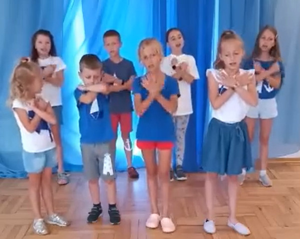 Dzieci podczas zajęć wakacyjnych w Ryglicach