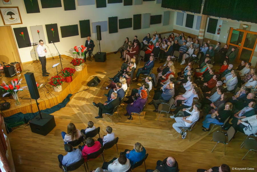 Dzień Kobiet - widownia, uczestnicy