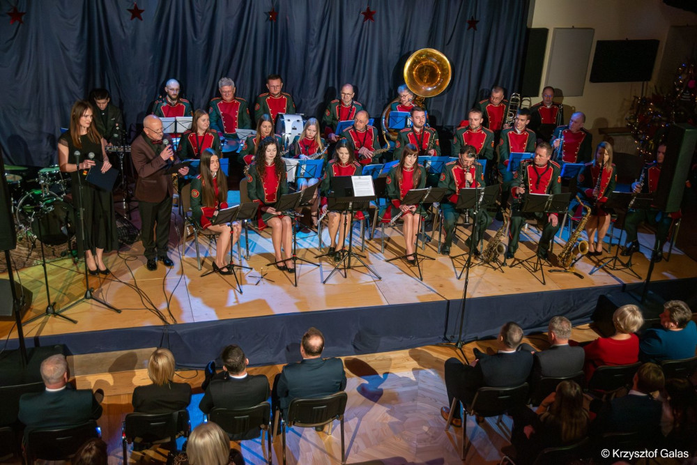 Młodzieżowa Orkiestra Dęta w Zalasowej podczas Koncertu Noworocznego
